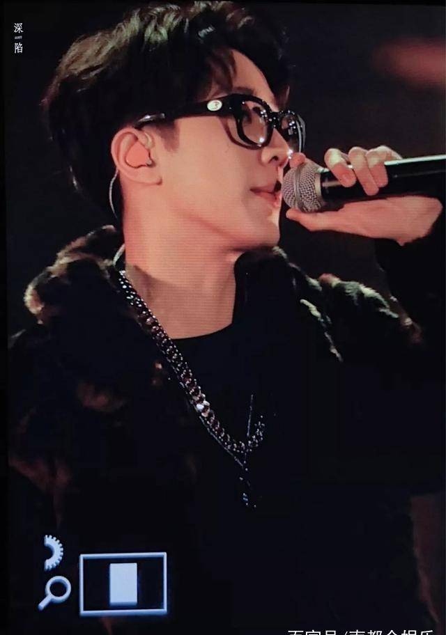 这个偶像男团今天解散<strong></p>
<p>现在炒什么币</strong>，演唱会门票一张炒到八万五千元人民币！