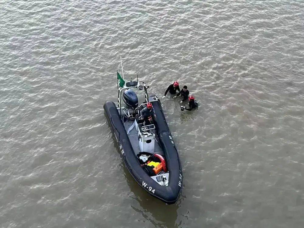 36岁内地男子靠“水下推进器”偷渡至澳门<strong></p>
<p>okb</strong>，被海关抓个正着，获刑4个月