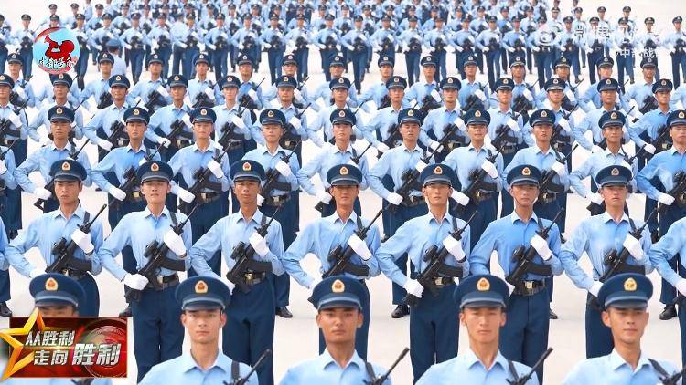 九三阅兵倒计时5天<strong></p>
<p>okt实时</strong>！空中梯队多型新机将首次受阅 队员练就“米秒不差”