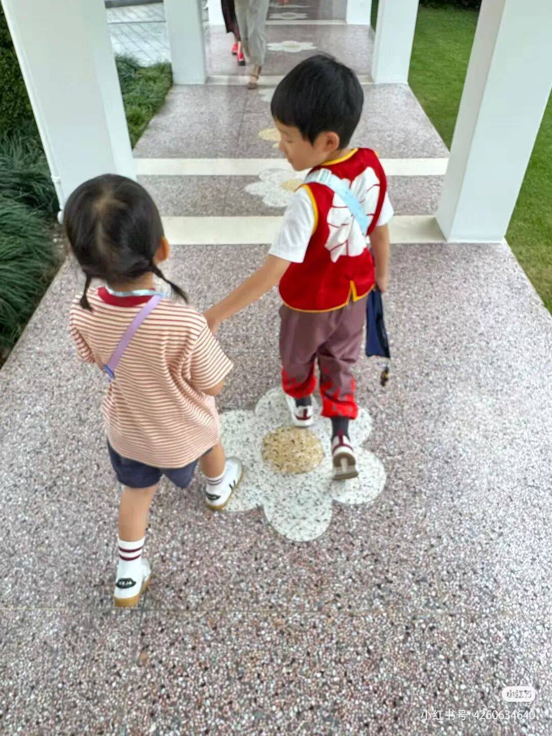 许昕从新疆赶回上海<strong></p>
<p>okx</strong>，今天送儿子女儿开学：老妹儿幼儿园第一天！