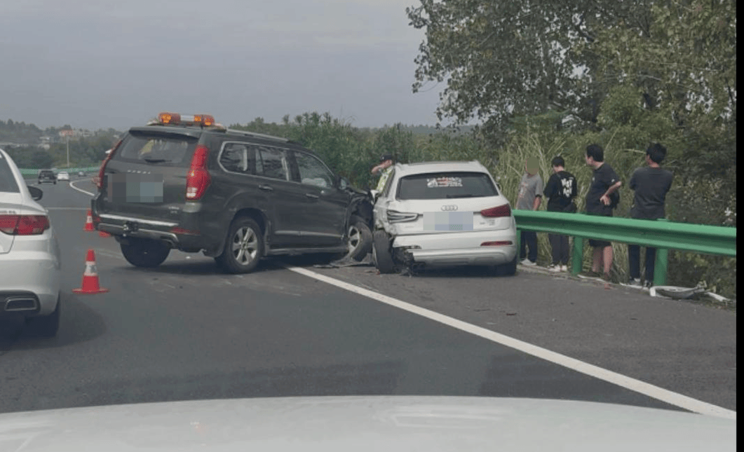“司机像没意识了一样！”男子称SUV在高速上慢行、撞上石墩也不停<strong></p>
<p>tp钱包下载</strong>，交警：司机目前无生命危险