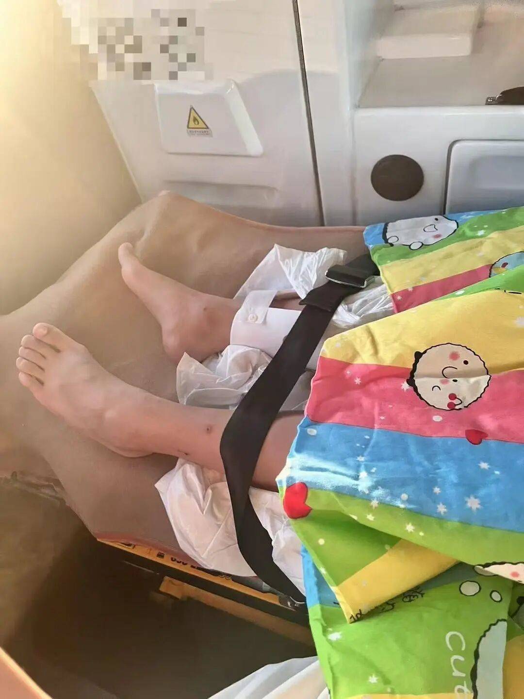 男子火车上铺跌落砸断10岁女孩腿骨<strong></p>
<p>tp钱包官网下载</strong>，回应“失联”称失业讨薪中