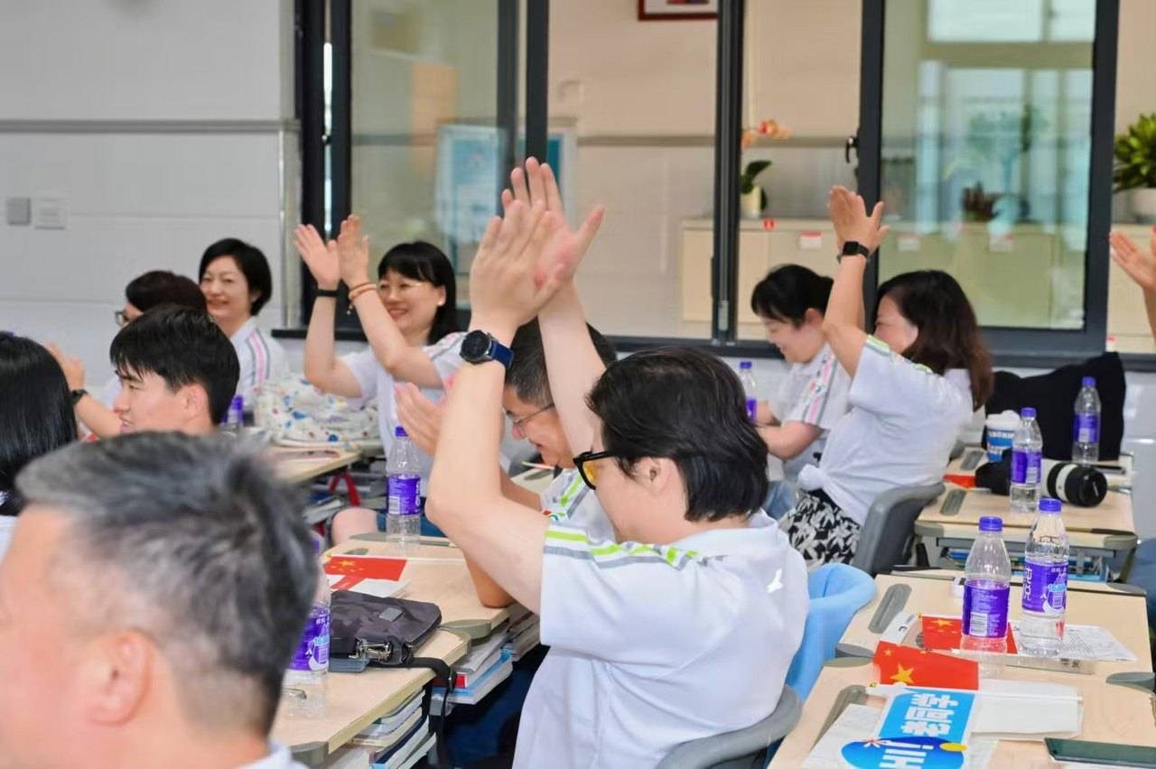 那个让老师骄傲的“调皮”班级！30年同学聚会<strong></p>
<p>tp钱包官网</strong>，还伴有一封来自贵州的感谢信