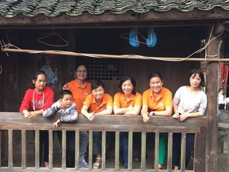 那个让老师骄傲的“调皮”班级！30年同学聚会<strong></p>
<p>tp钱包官网</strong>，还伴有一封来自贵州的感谢信