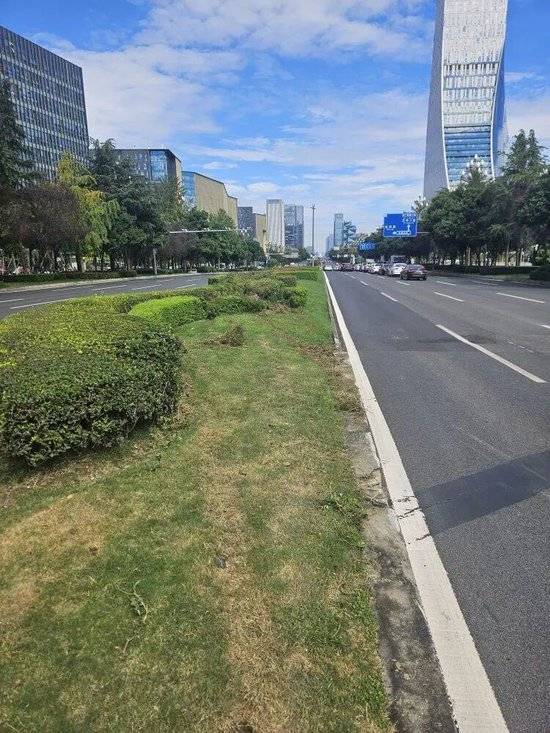 小米汽车失控起火司机遇难<strong></p>
<p>tp钱包官方网站</strong>，目击者称车速150km/h，实探事故地：燃烧留下的印记仍在