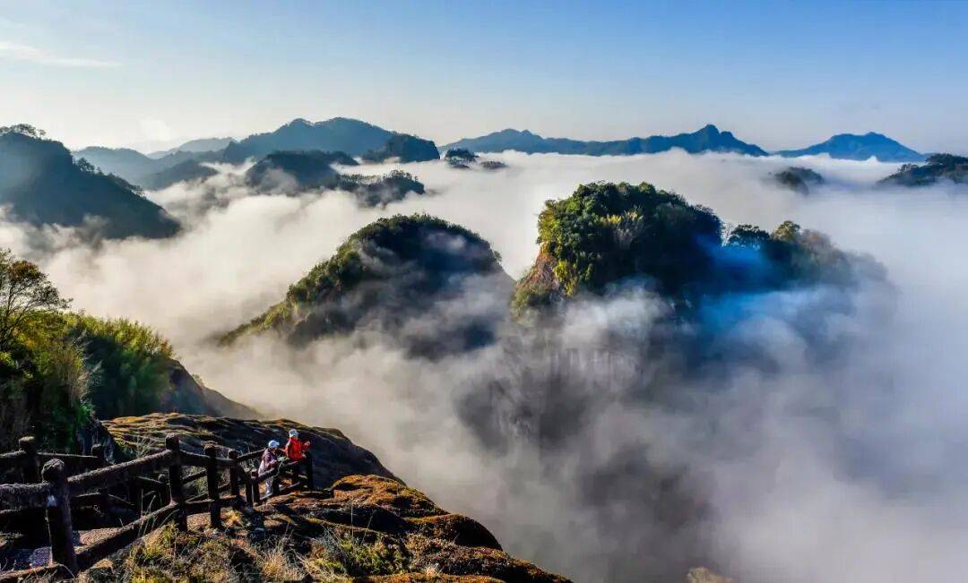 为什么年轻人迷上了爬山？ | 秋高气爽<strong></p>
<p>tp钱包app下载安装</strong>，是时候出发了→