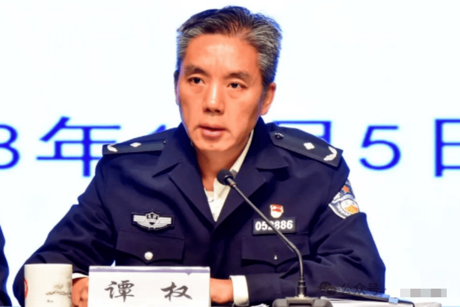 谭权任公安部部长助理<strong></p>
<p>trx app最新版本</strong>，曾任海淀区副区长
