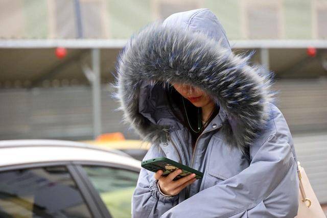 羽绒服里穿薄点才暖和！一个超简单的穿搭技巧<strong></p>
<p>trx app最新版本</strong>，快收藏