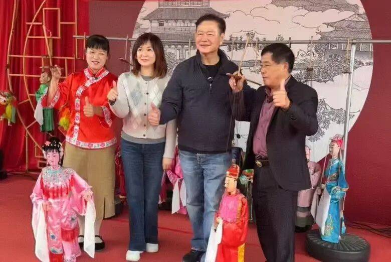 台湾人<strong></p>
<p>trx</strong>,难道不是中国人?