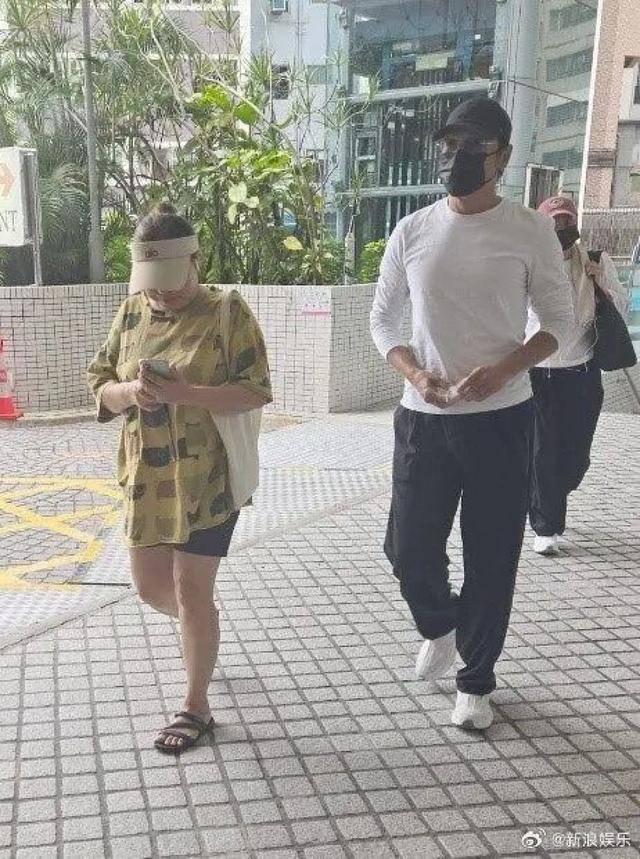 76岁“TVB黄金配角”许绍雄被曝病危<strong></p>
<p>trx价格</strong>,众人神情严肃