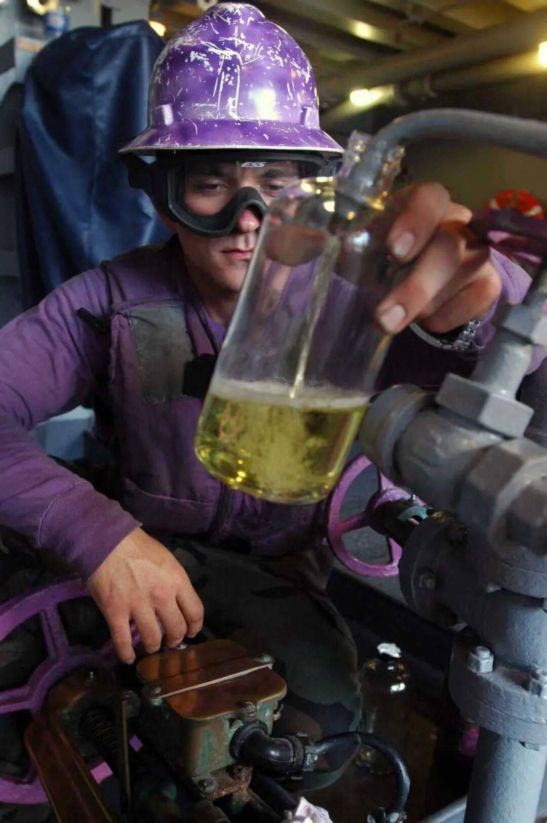 美海军在南海连摔两架飞机<strong></p>
<p>usdt</strong>，因电磁攻击？中国军号发文