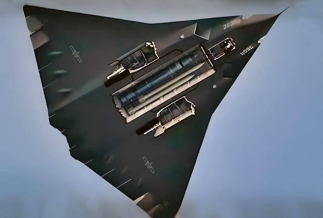 “歼-36”二号机曝光<strong></p>
<p>usdt</strong>，多个设计被调整，中美六代机进展高下立判