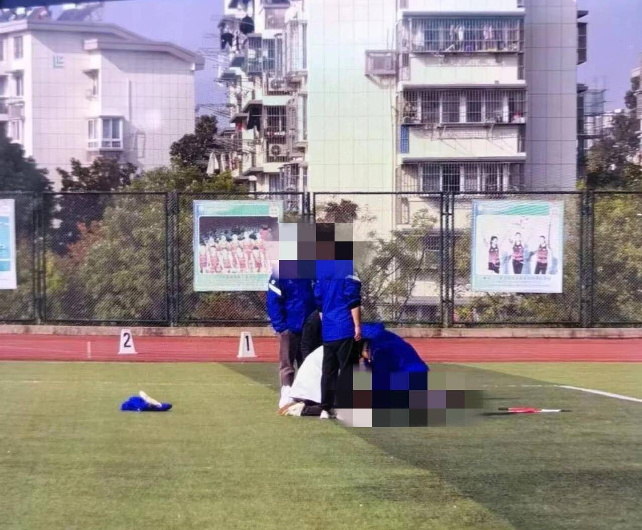 南京一学生在运动会上跑200米时倒地去世<strong></p>
<p>usdt价格usdt什么意思</strong>,官方:深感痛心,已与亲属沟通妥善处理