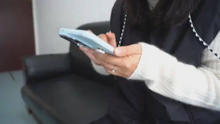 扬州一女子刷短视频惹祸：偷偷去银行取了6万现金<strong></p>
<p>usdt浏览器</strong>，结果……