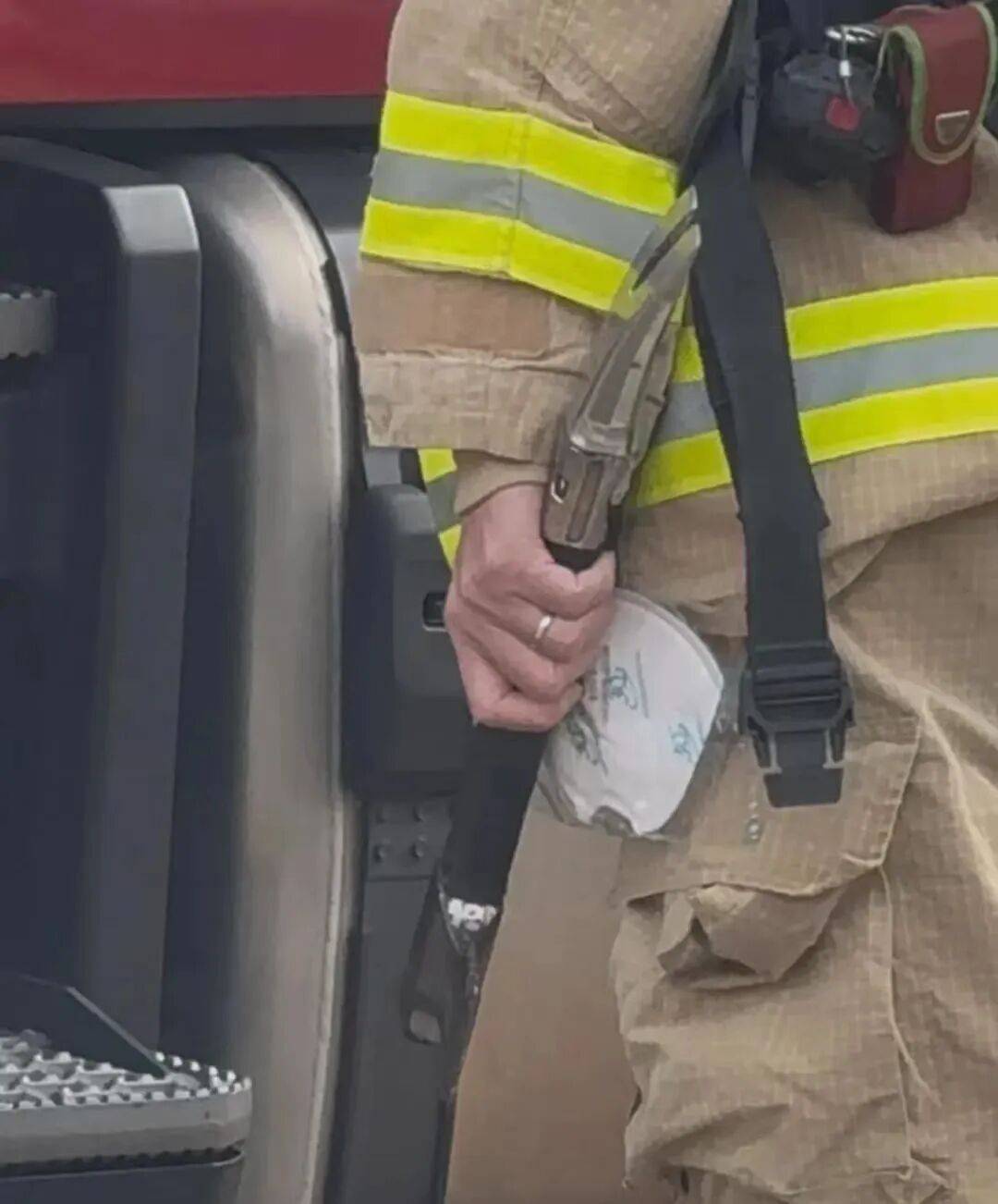 已致94人遇难<strong></p>
<p>usdt支付</strong>,李家超:望内地协助!廉政公署:或涉贪污!这一幕令人破防