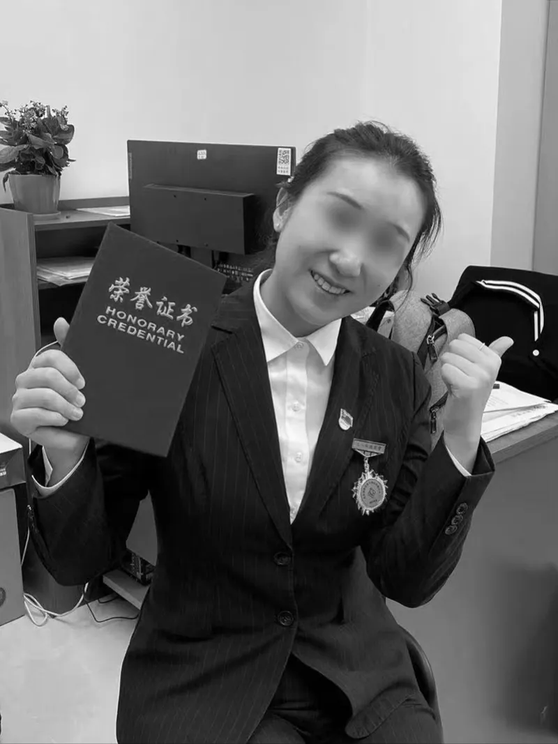 28岁女子被高空抛砖砸中离世<strong></p>
<p>usdt泰达币</strong>，凶手被判处死刑；家属起诉事发地物业等单位：凶手6天里多次高空抛物