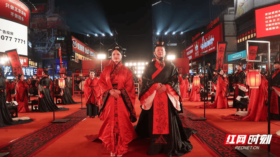 汶川地震被救起的女孩<strong></p>
<p>usdt行情</strong>，17年后和救她的军人结婚了