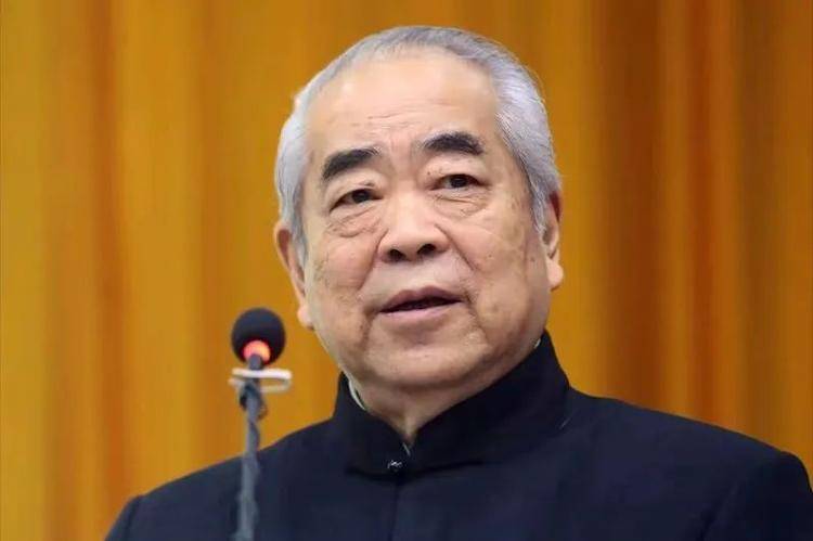 “失联风波”过后<strong></p>
<p>比特儿</strong>，87岁画家范曾首次公开露面，发文称喜获独子、迁入新居，与女儿继子断绝关系