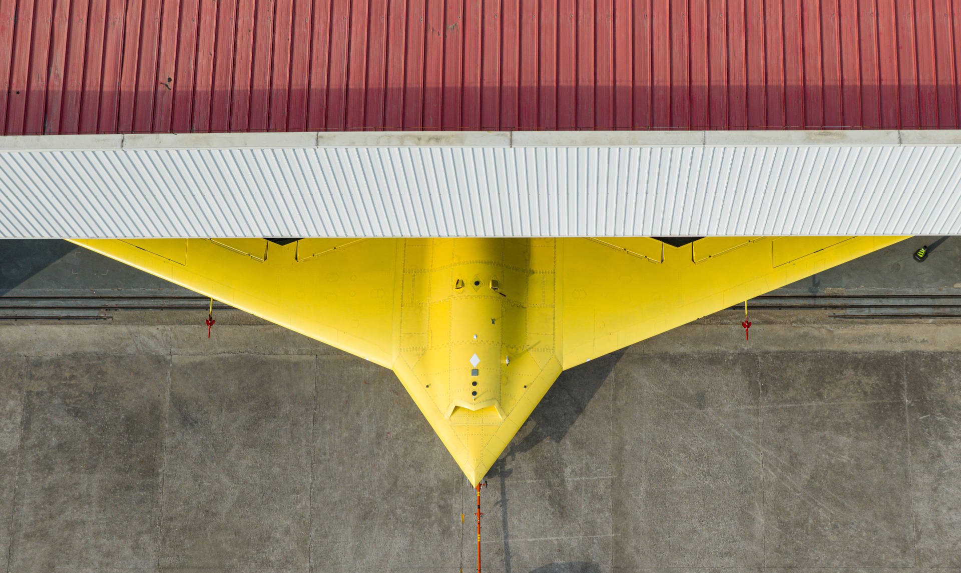 多张高清大图<strong></p>
<p>比特儿下载</strong>!新型高空高速长航时无人机彩虹-7近日成功首飞