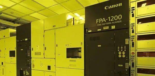 1.4nm制程<strong></p>
<p>比特儿海外</strong>!纳米压印技术突破