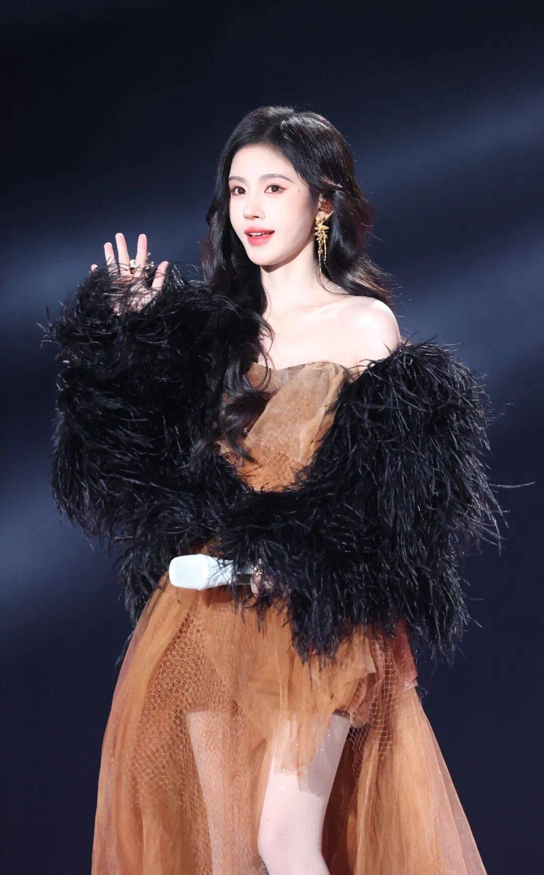 丝芭传媒称鞠婧祎多次编造谎言<strong></p>
<p>比特儿交易平台</strong>,“涉嫌严重经济犯罪”,将择日全网公开实名举报