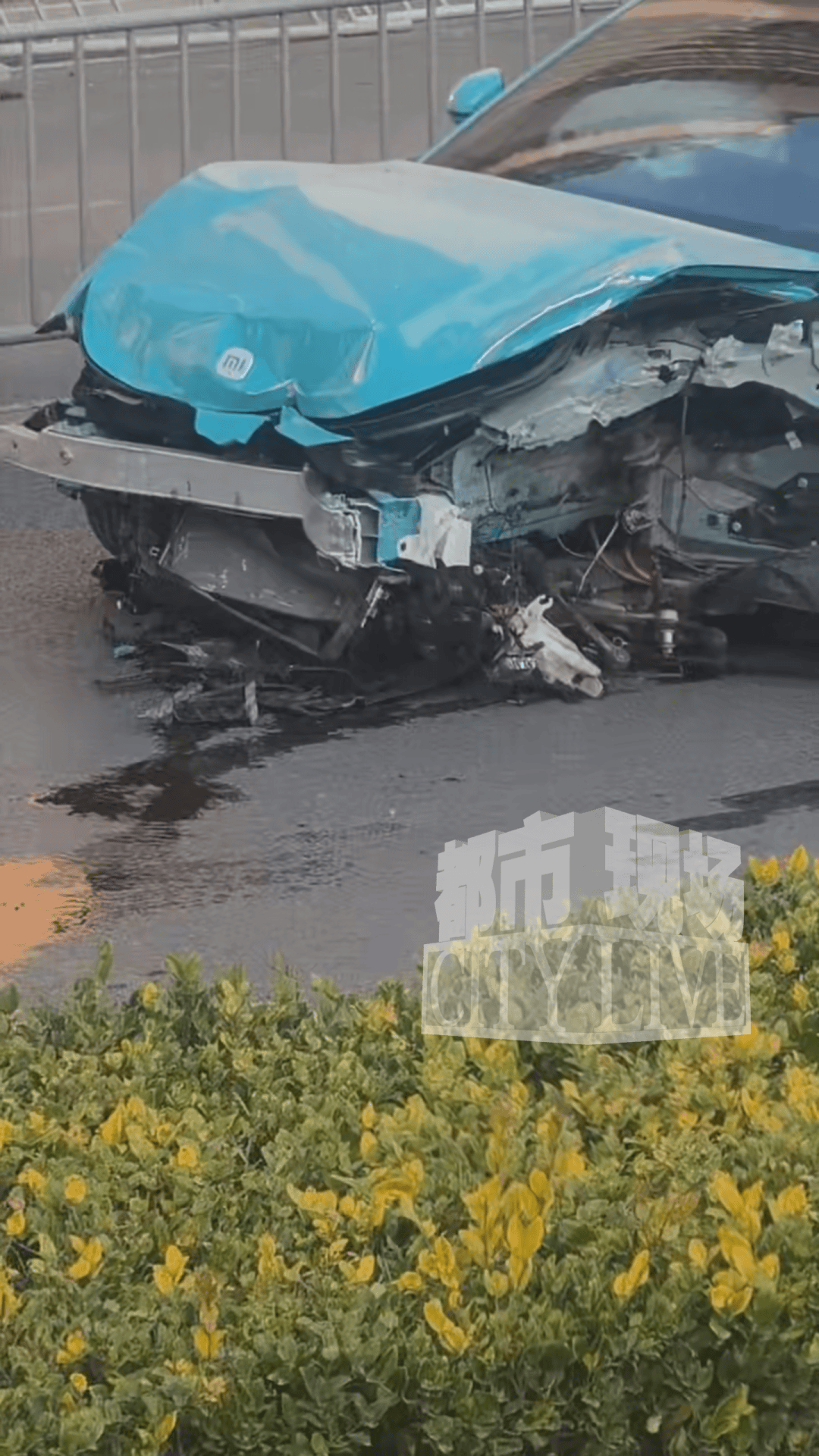 安徽一小米SU7撞翻几十米护栏<strong></p>
<p>比特儿交易平台</strong>,目击者称车辆前轮脱落后才刹停,当地交警回应