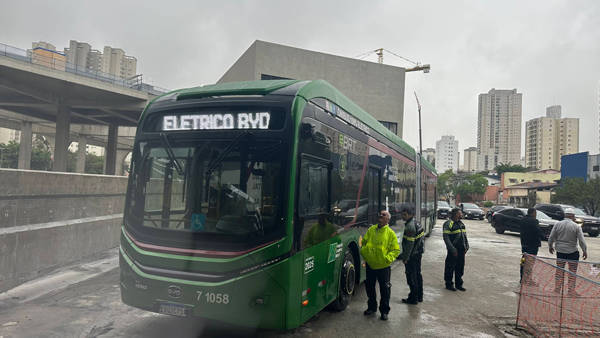 德国铁路公司订购中国电动公交车<strong></p>
<p>比特儿官网</strong>，德财长：让我十分恼火