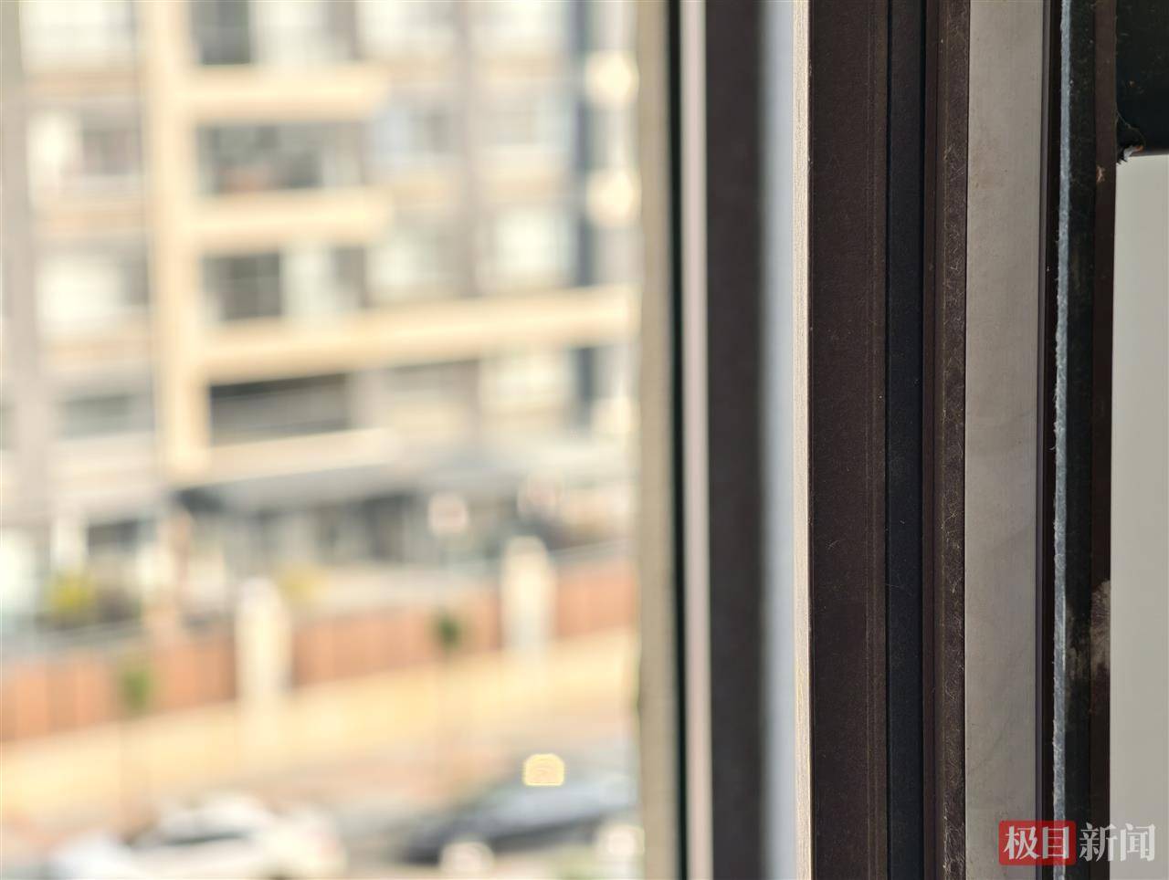 婚礼当天坠亡的28岁女教师已安葬<strong></p>
<p>比特儿官网</strong>，“遗言”背后多个传言不实，村干部：两家人极度悲伤