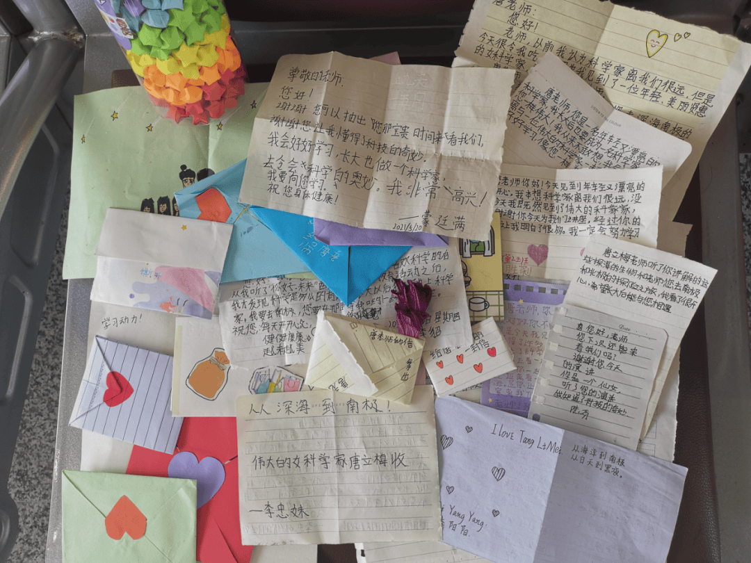 突然爆火！浙大女博士一个月涨粉超50万<strong></p>
<p>比特儿网站</strong>，“我是过了把瘾”！网友：丝滑入脑……