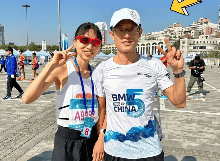 张水华辞职后携老公直播秀恩爱<strong></p>
<p>比特儿网站</strong>，称白岩松是自己恩人