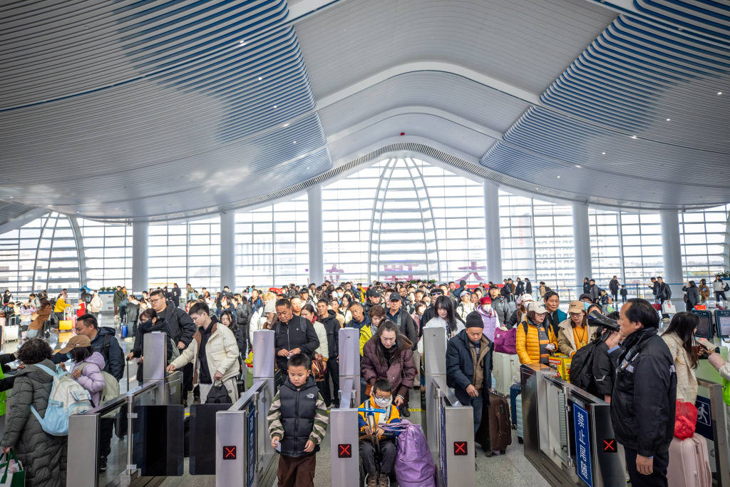 云南铁路春节假期发送旅客超350万人次<strong></p>
<p>比特儿账号</strong>,大年初七最高达53.9万人次